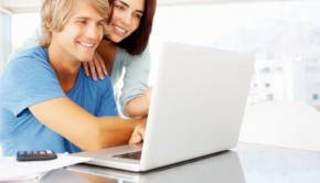 couple-laptop